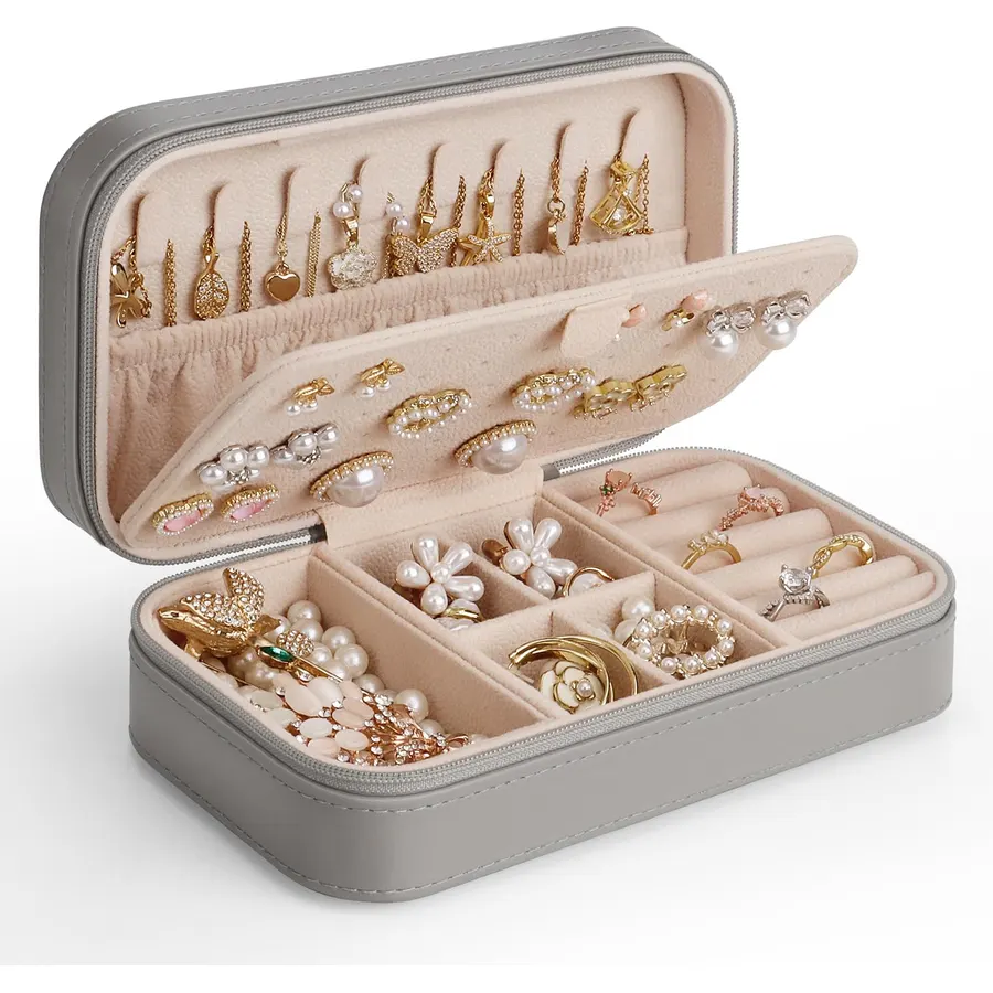 DesignSter Travel Jewelry Box, PU Leather Portable Jewelry Case, Small Jewelry Boxes for Gifts, Travel Jewelry Organizer for Women Rings Earrings Necklaces Bracelets (Gray)